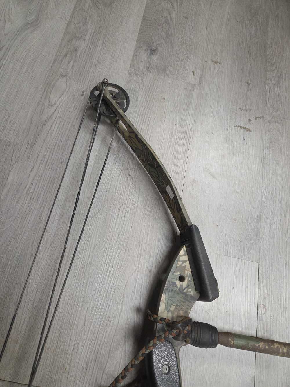 PSE Nova compound bow RH-img-3