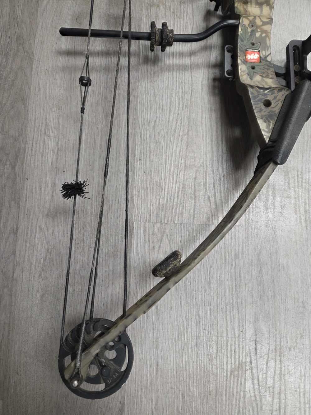 PSE Nova compound bow RH-img-1