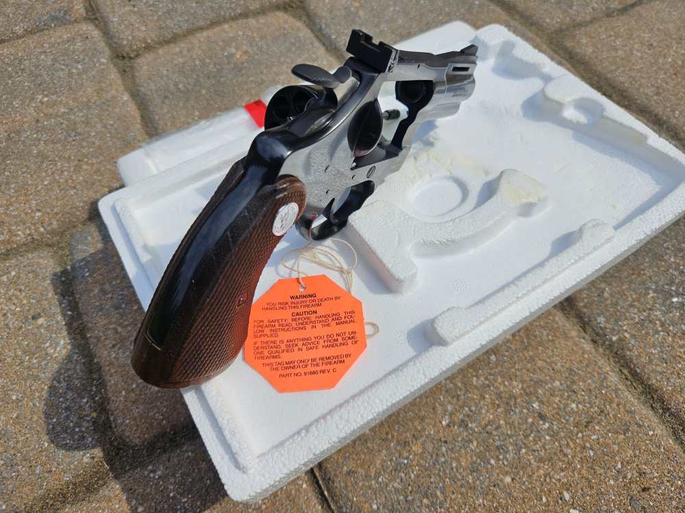 COLT DIAMONDBACK 38-img-5
