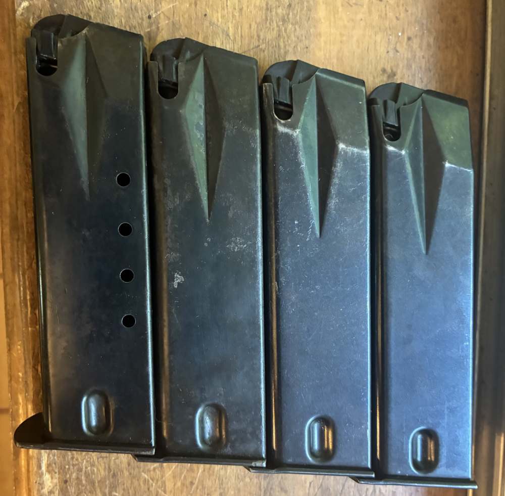 4x Ruger P85 Magazines-img-1
