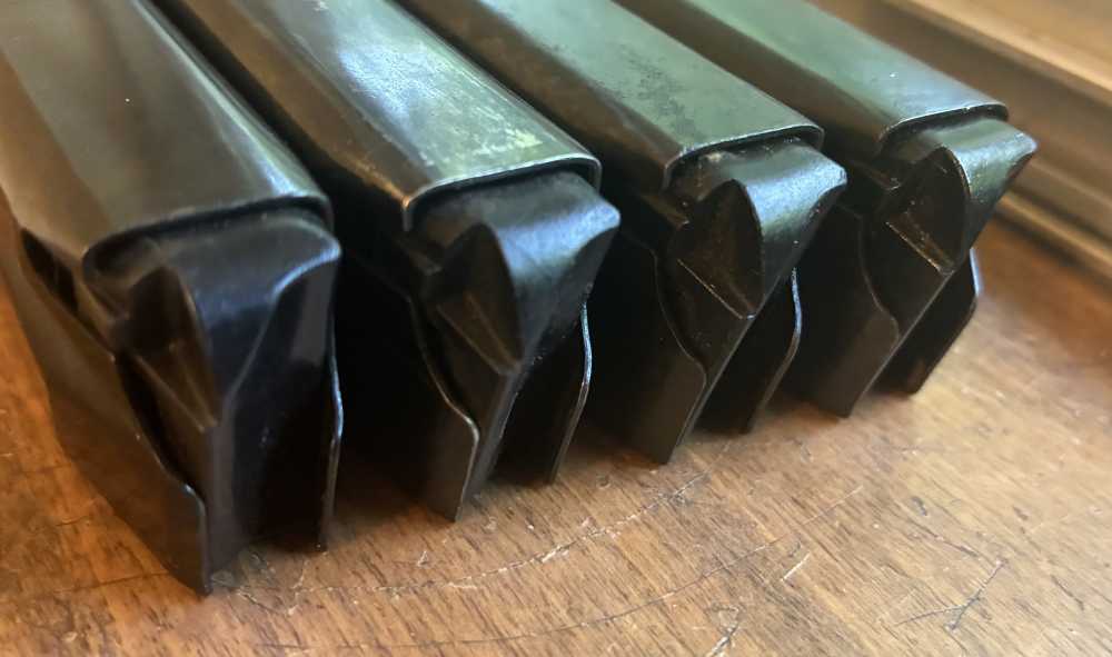 4x Ruger P85 Magazines-img-5