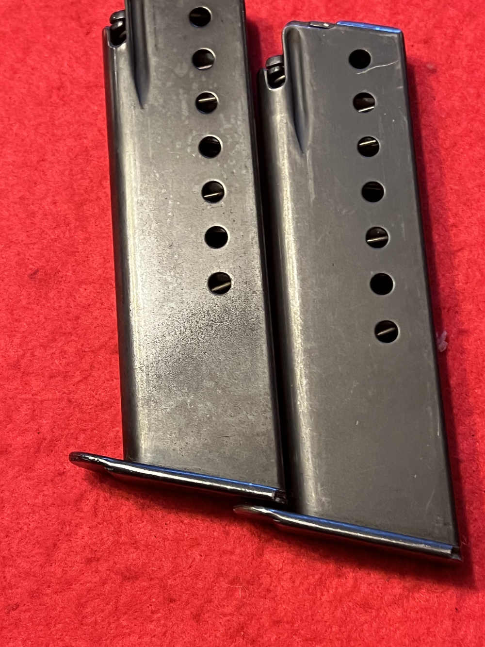 2 Sig P6 225 9 mm magazines  Original-img-1