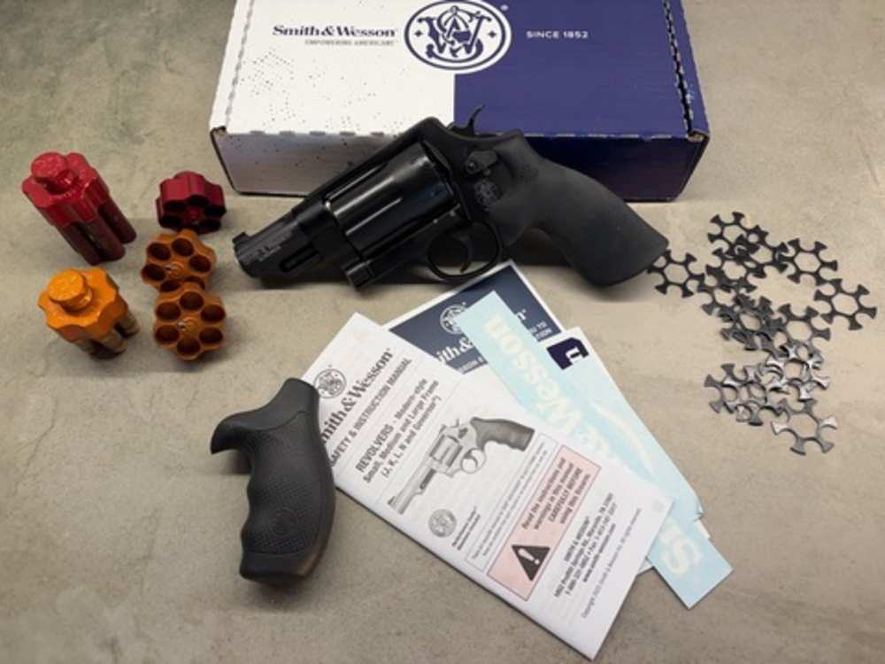 TEST FIRED BY SHOP, After grip change S&W Governor with 5 Speed loader plus-img-0