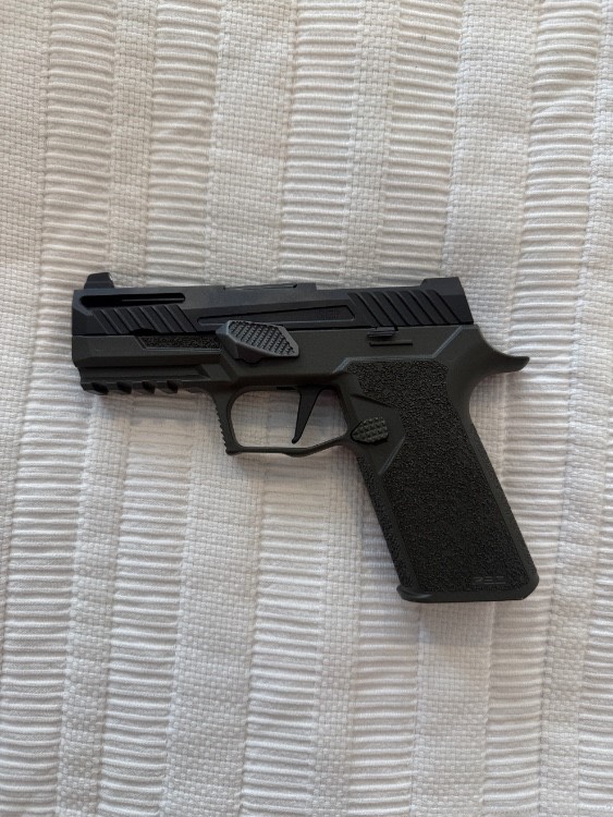 Sig P320 Carry, 9mm Aftermarket DPP optic slide with EXTRAS-img-0