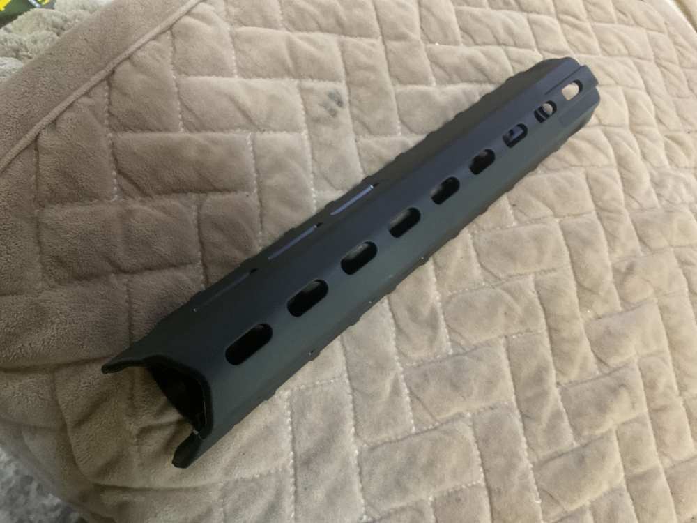 Magpul MOE AR-15 M-Loc Rifle Length Handguard As New-img-3