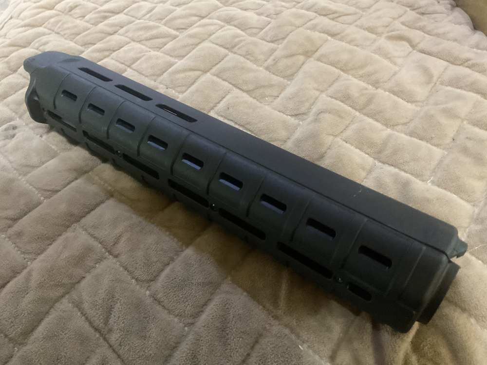 Magpul MOE AR-15 M-Loc Rifle Length Handguard As New-img-0