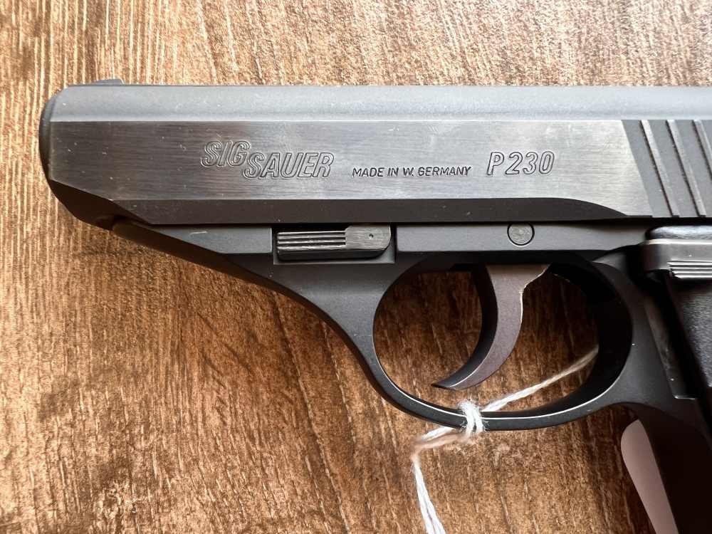 SIG Sauer P230 – .380 ACP / 9mm Kurz  2 Mags SN S148495-img-4