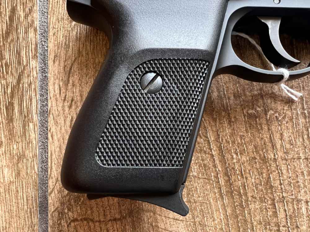 SIG Sauer P230 – .380 ACP / 9mm Kurz  2 Mags SN S148495-img-6