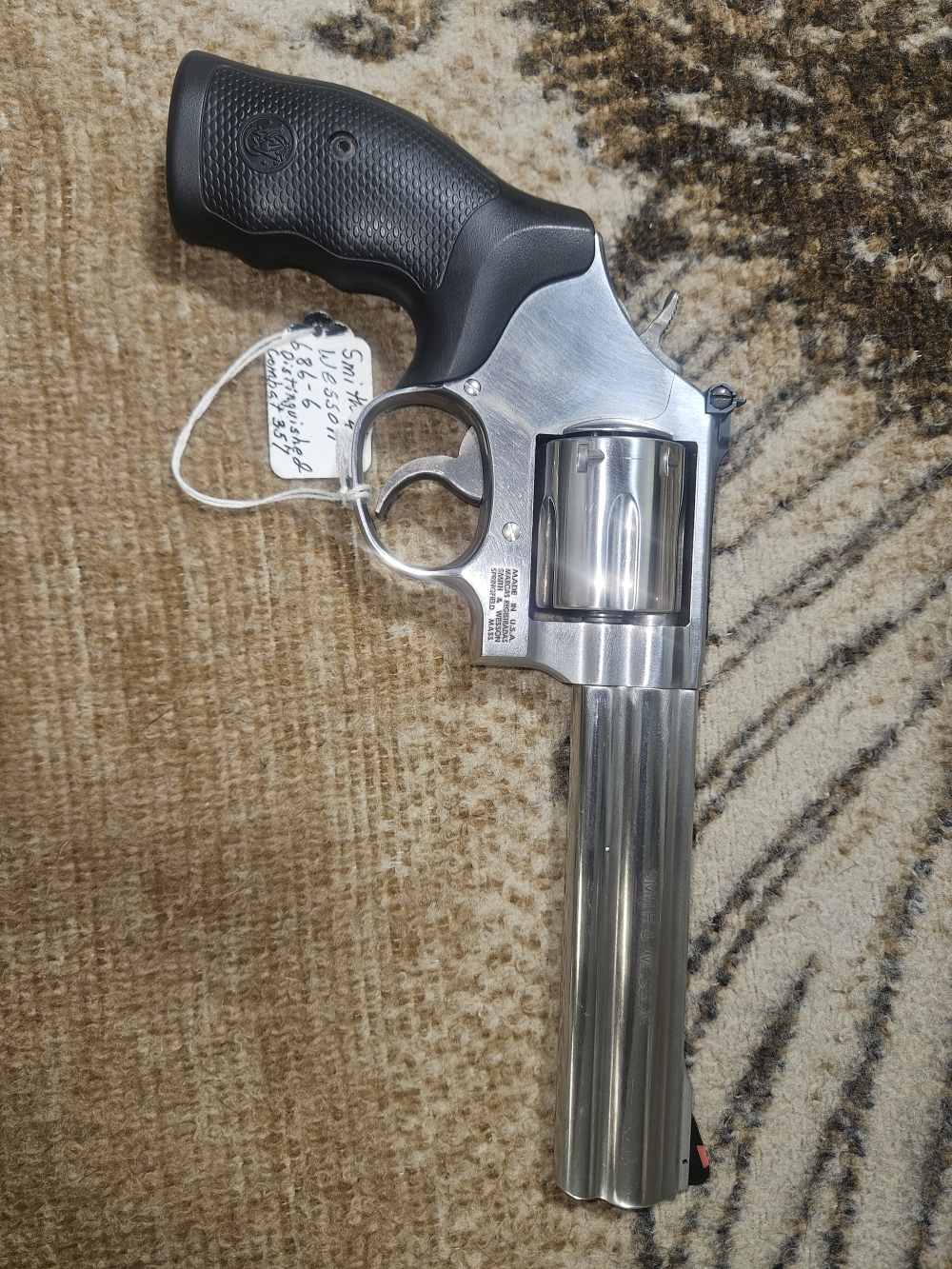 NEW Smith & Wesson Model 686 Stainless steel 6 shot, 357 Magnum -img-1