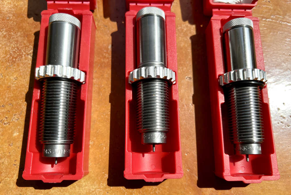3 LEE Collet Necksizing Dies .243 Winchester .25-06 &  7mm Remington Magnum-img-1