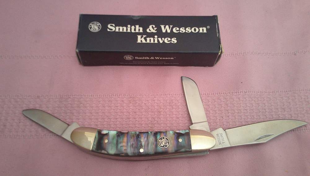 Rare Smith & Wesson  Cuttin Horse Abalone Handles 3 Blade Stockman Knife!-img-0