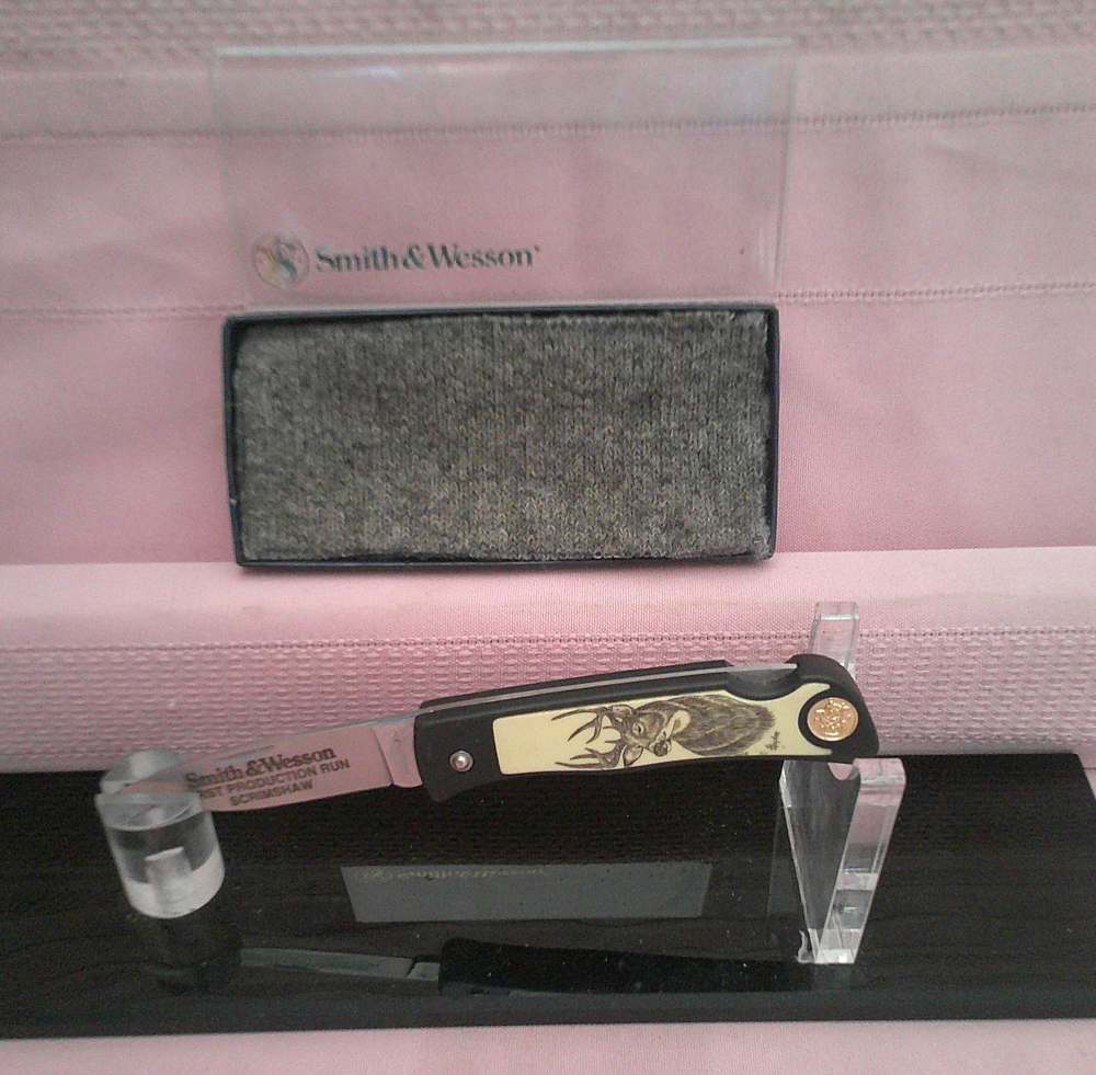 NIB Rare Smith & Wesson Pam Essex 1st Run SW320N DEER Scrimshaw Knife!-img-9