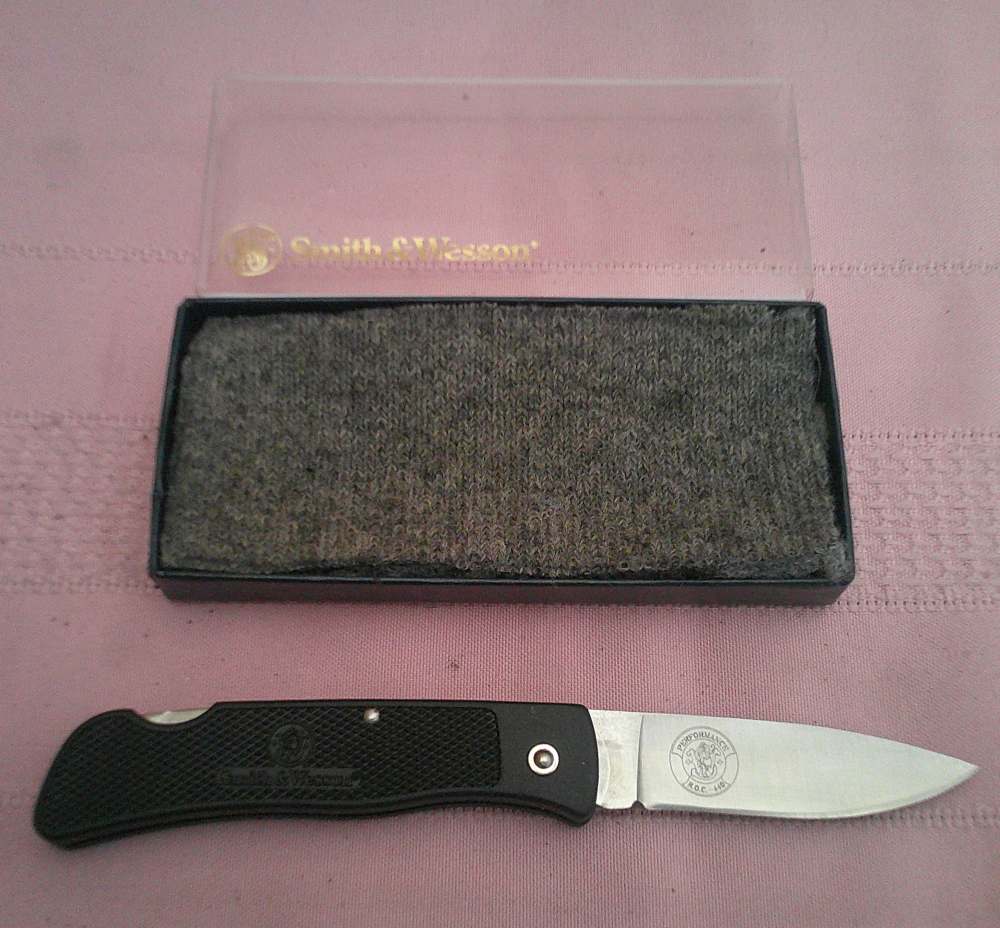 NIB Rare Smith & Wesson Pam Essex 1st Run SW320N DEER Scrimshaw Knife!-img-4