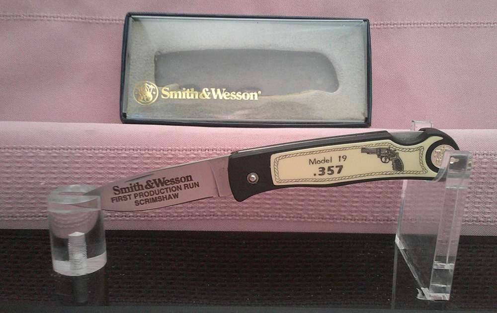 NIB Rare Smith & Wesson Pam Essex 1st Run Model 19 .357 Scrimshaw Knife!-img-0