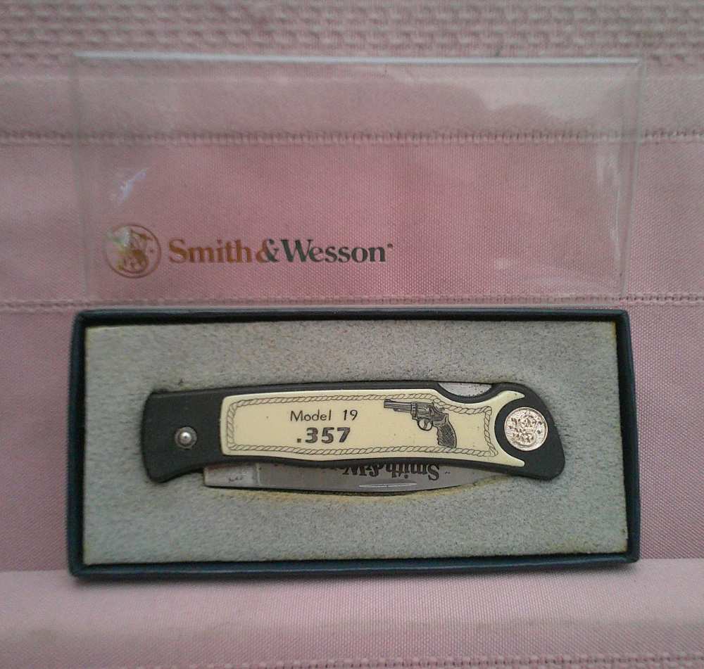 NIB Rare Smith & Wesson Pam Essex 1st Run Model 19 .357 Scrimshaw Knife!-img-3