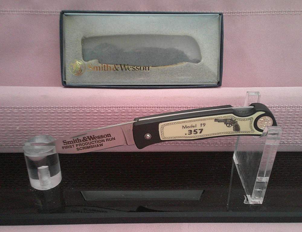 NIB Rare Smith & Wesson Pam Essex 1st Run Model 19 .357 Scrimshaw Knife!-img-1
