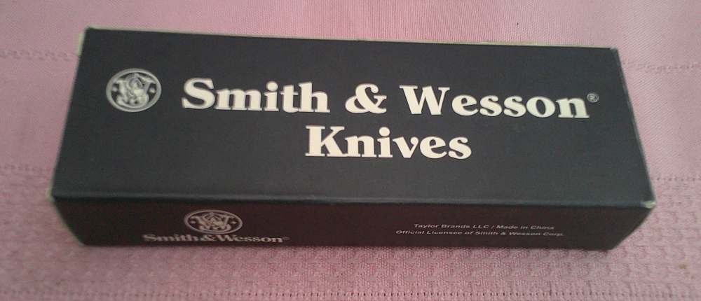 Rare NIB Smith & Wesson CH008B Cuttin' Horse Gold Shield Issue Knife!-img-17