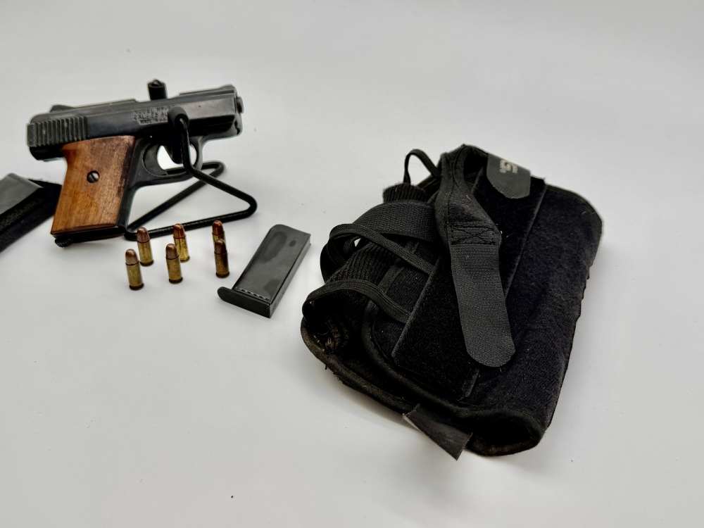 Raven Arms MP-25 25 ACP Pocket Pistol - Wood Grips, Mag, 6 Rds & 2 Holsters-img-18