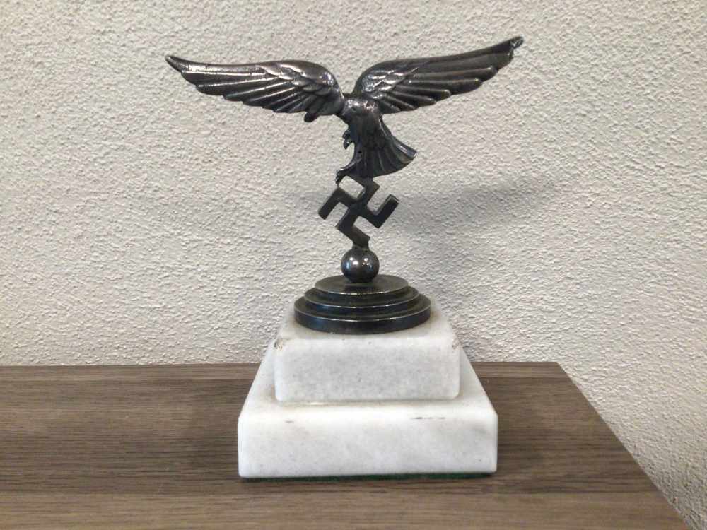 Original WWII German Luftwaffe Desk Top Eagle-img-1