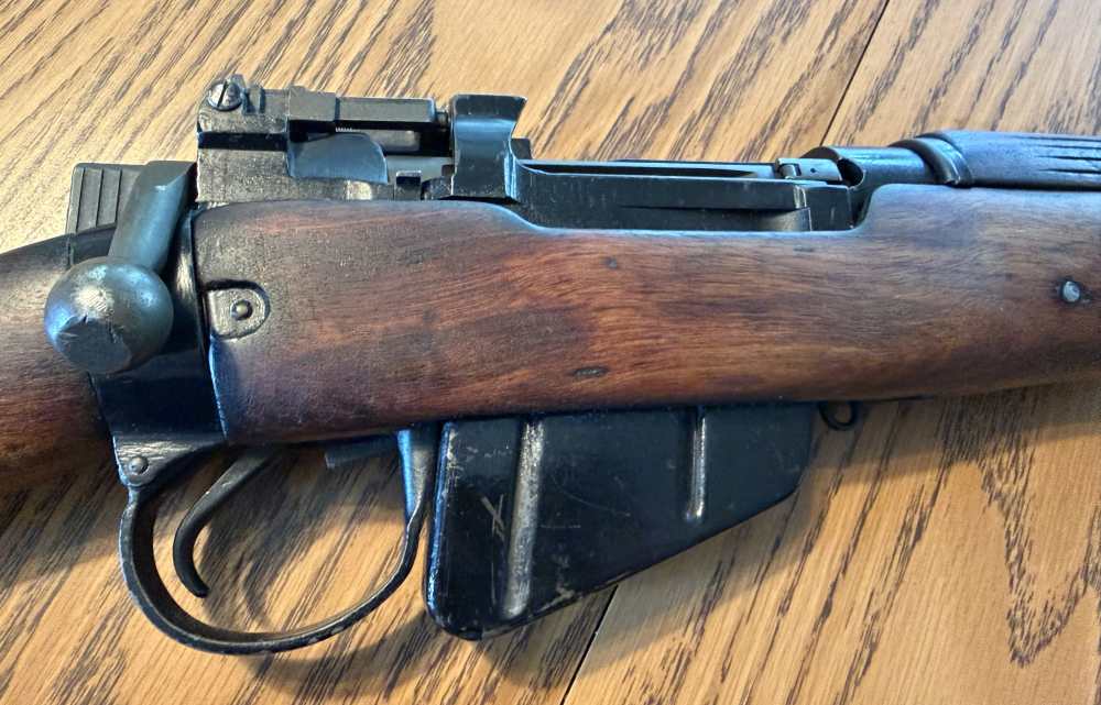 Enfield Jungle Carbine 303 caliber bolt action -img-2