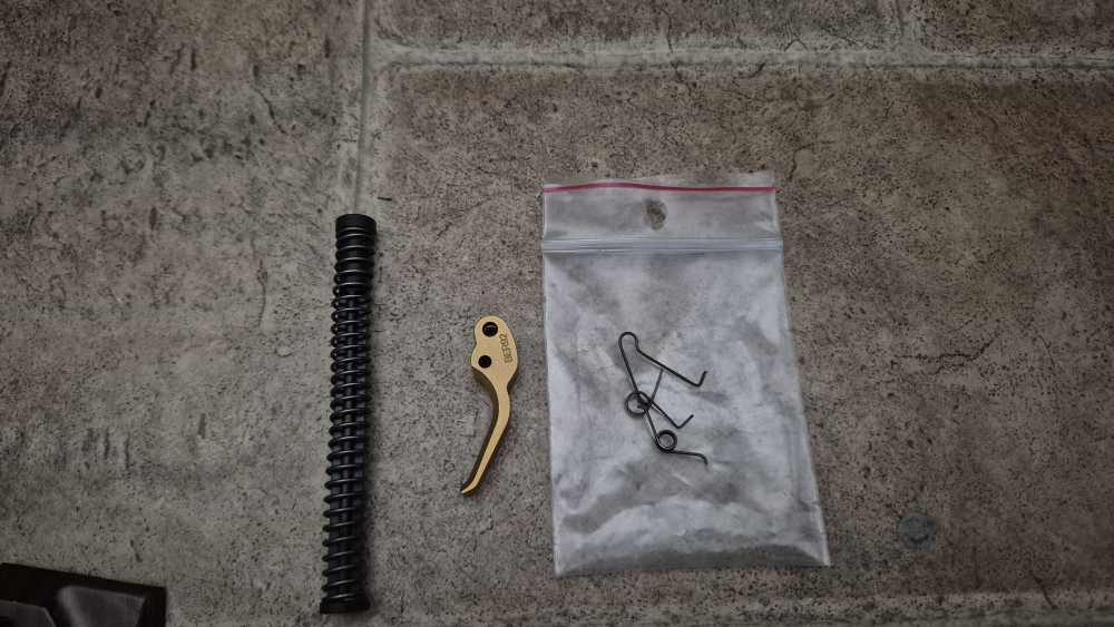 BERETTA 92A1 ITALY RAIL 9MM VOLKER TRIGGER & GRIPS 4 FACTORY MAGAZINES!-img-8