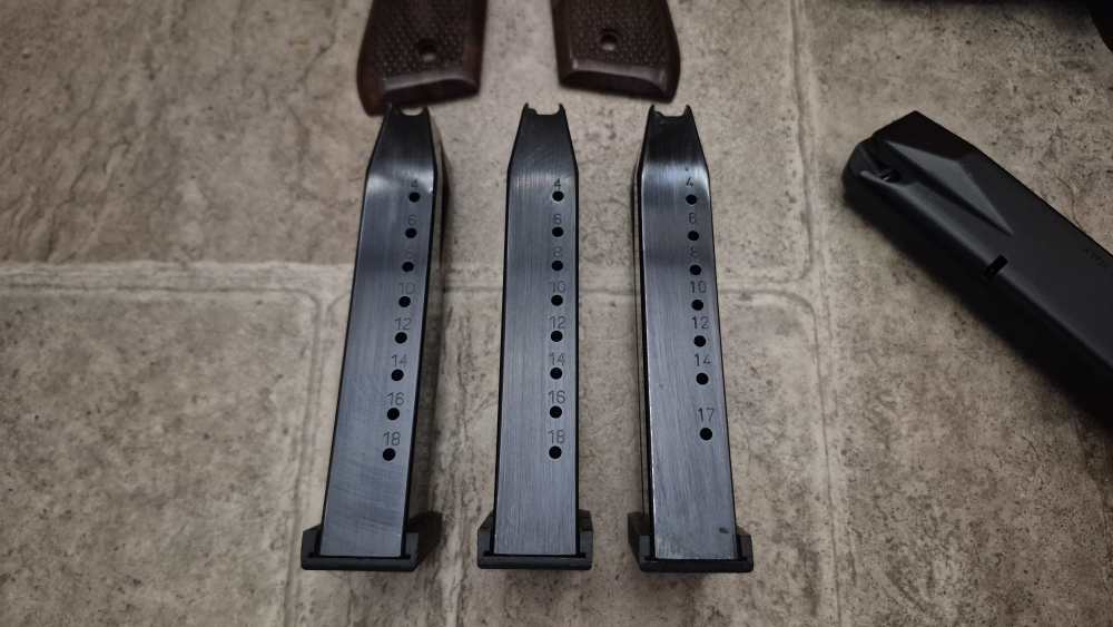 BERETTA 92A1 ITALY RAIL 9MM VOLKER TRIGGER & GRIPS 4 FACTORY MAGAZINES!-img-6