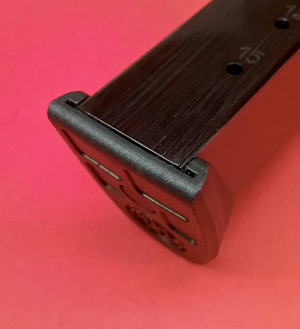 Beretta APX Magazine Full Size .40 S&W 15 Rounds MFG in Italy - Fine Cond-img-31