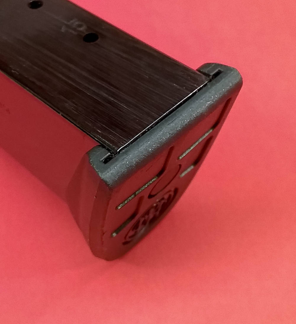 Beretta APX Magazine Full Size .40 S&W 15 Rounds MFG in Italy - Fine Cond-img-30