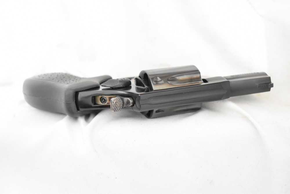 Taurus Model 85 UL snub nose 38 SPL  looks un-fired in box 2-850021ULFS-img-5