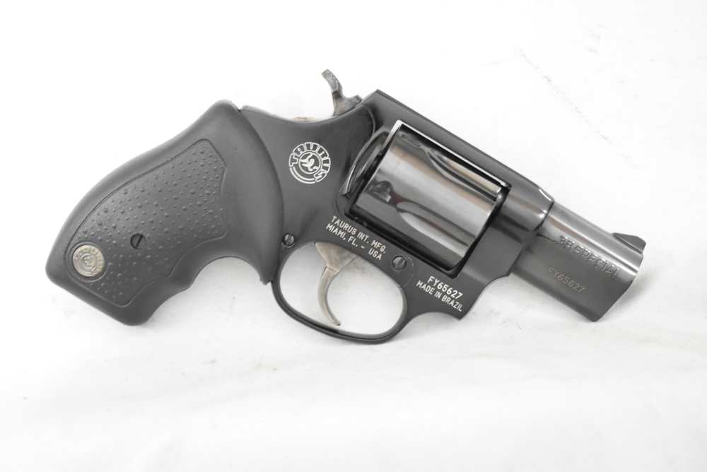 Taurus Model 85 UL snub nose 38 SPL  looks un-fired in box 2-850021ULFS-img-6