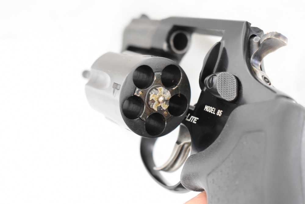 Taurus Model 85 UL snub nose 38 SPL  looks un-fired in box 2-850021ULFS-img-12