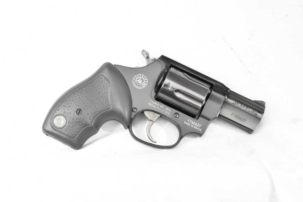 Taurus Model 85 UL snub nose 38 SPL  looks un-fired in box 2-850021ULFS-img-3