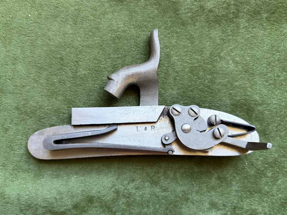 L & R Percussion Lock LK 0604 Hawkin / Penn Rifle style NOS Black Powder!-img-1