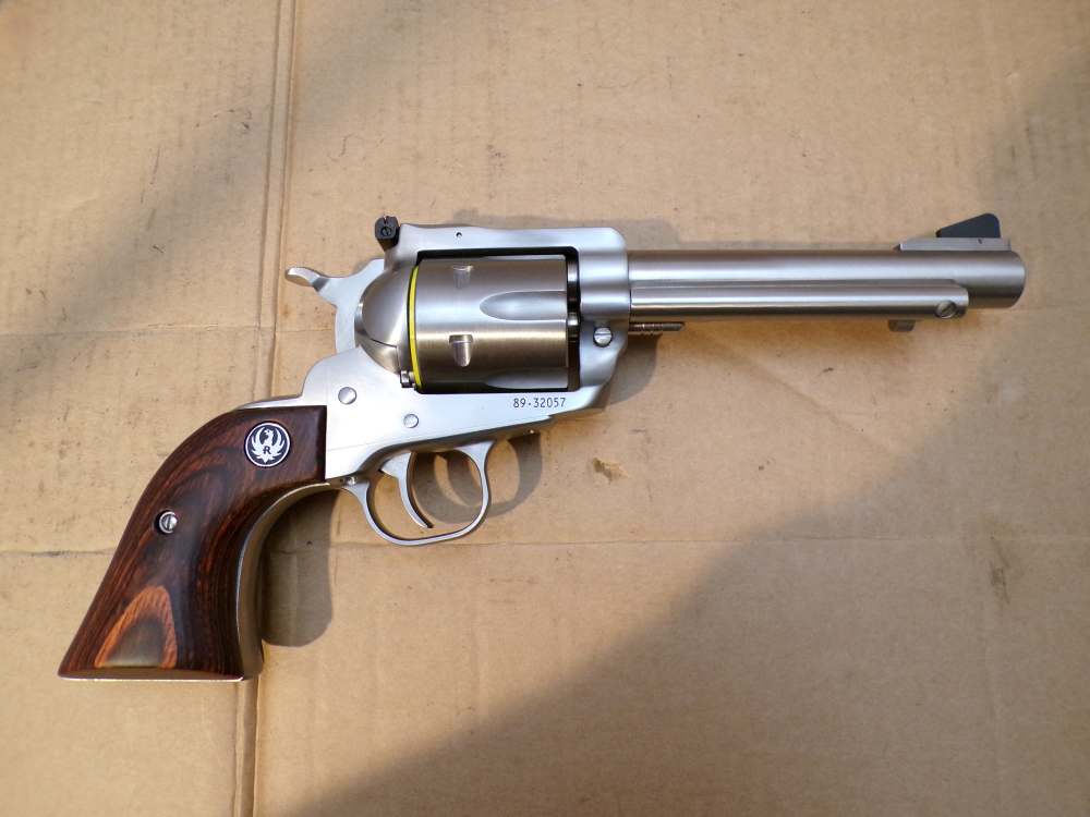 Ruger New Model Suepr Blackhawk .44 Mag 5.5" Stainless 00811-img-1
