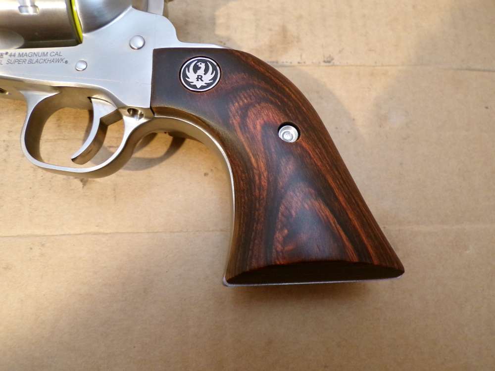 Ruger New Model Suepr Blackhawk .44 Mag 5.5" Stainless 00811-img-6