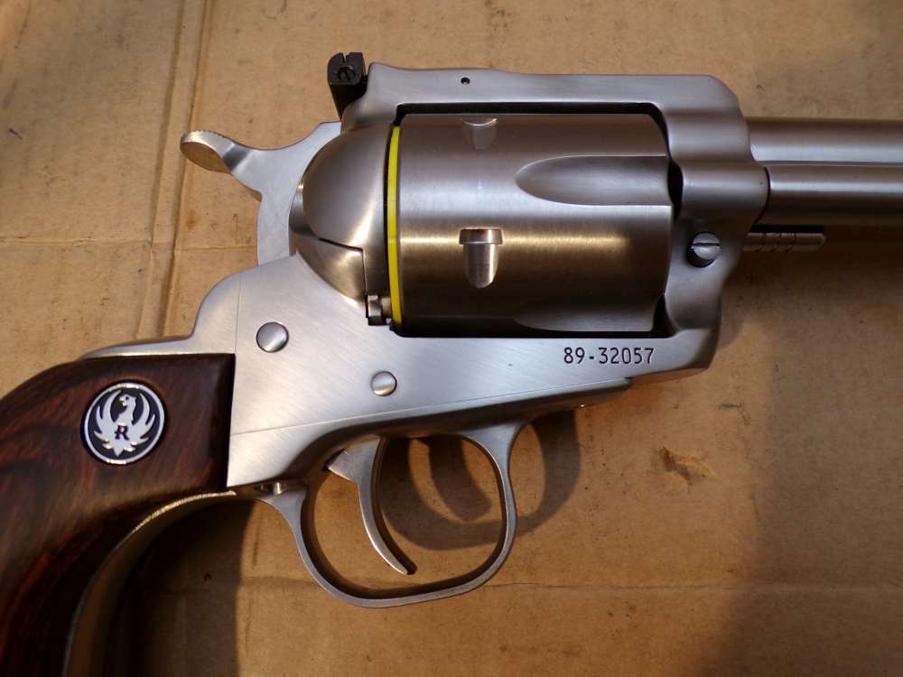 Ruger New Model Suepr Blackhawk .44 Mag 5.5" Stainless 00811-img-3