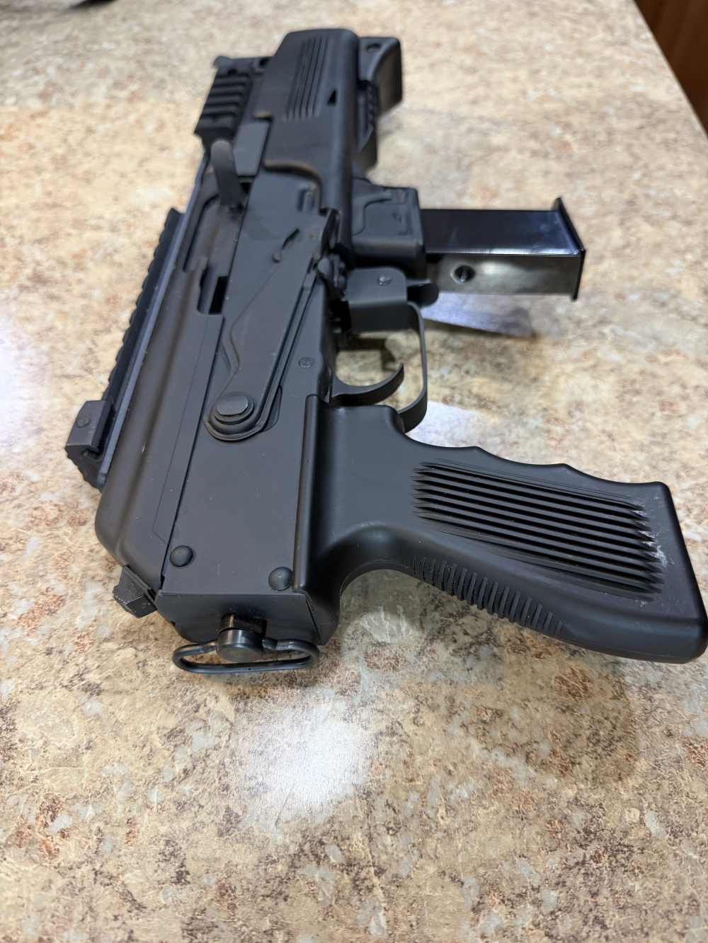 PAK 9 Micro Ak with FRT takes Beretta mags-img-2