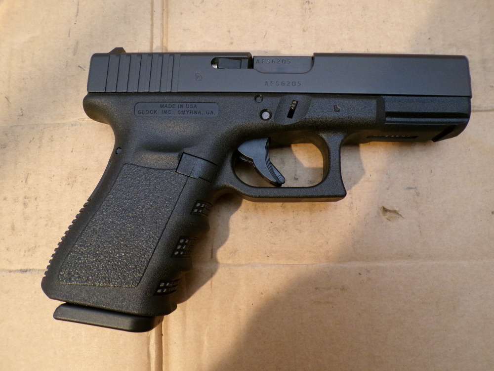 Glock 19 Gen 3 9mm 2x 10 Round Magazines Made in USA UL1950201-img-2