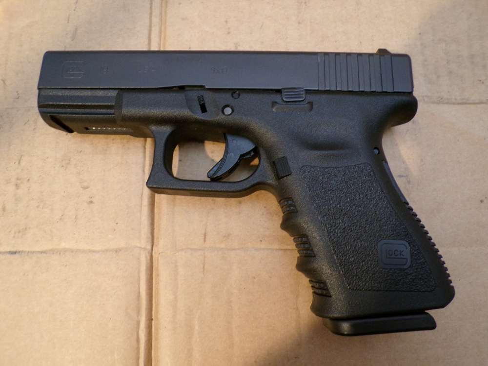 Glock 19 Gen 3 9mm 2x 10 Round Magazines Made in USA UL1950201-img-3