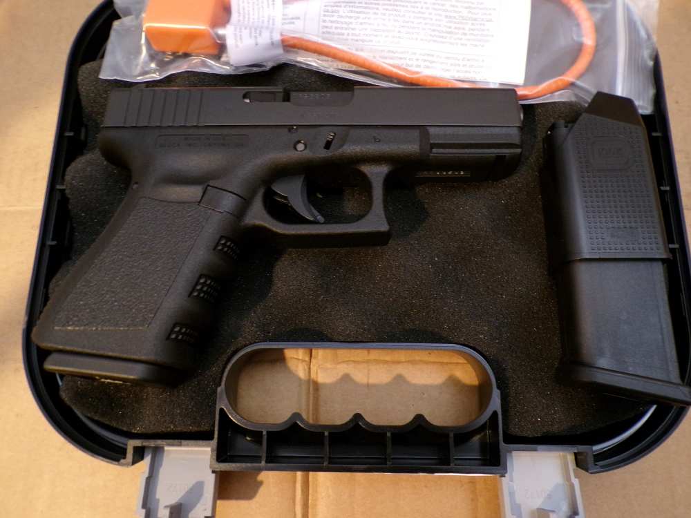 Glock 19 Gen 3 9mm 2x 10 Round Magazines Made in USA UL1950201-img-1