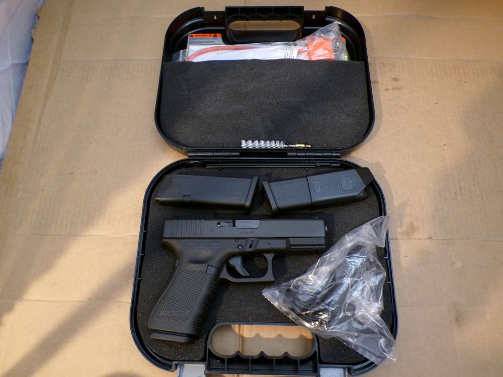 Glock 19 Gen 4 9mm 3x 15 Round Magazines UG1950203-img-0