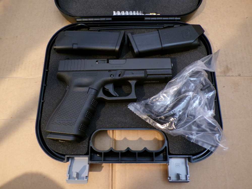 Glock 19 Gen 4 9mm 3x 15 Round Magazines UG1950203-img-1