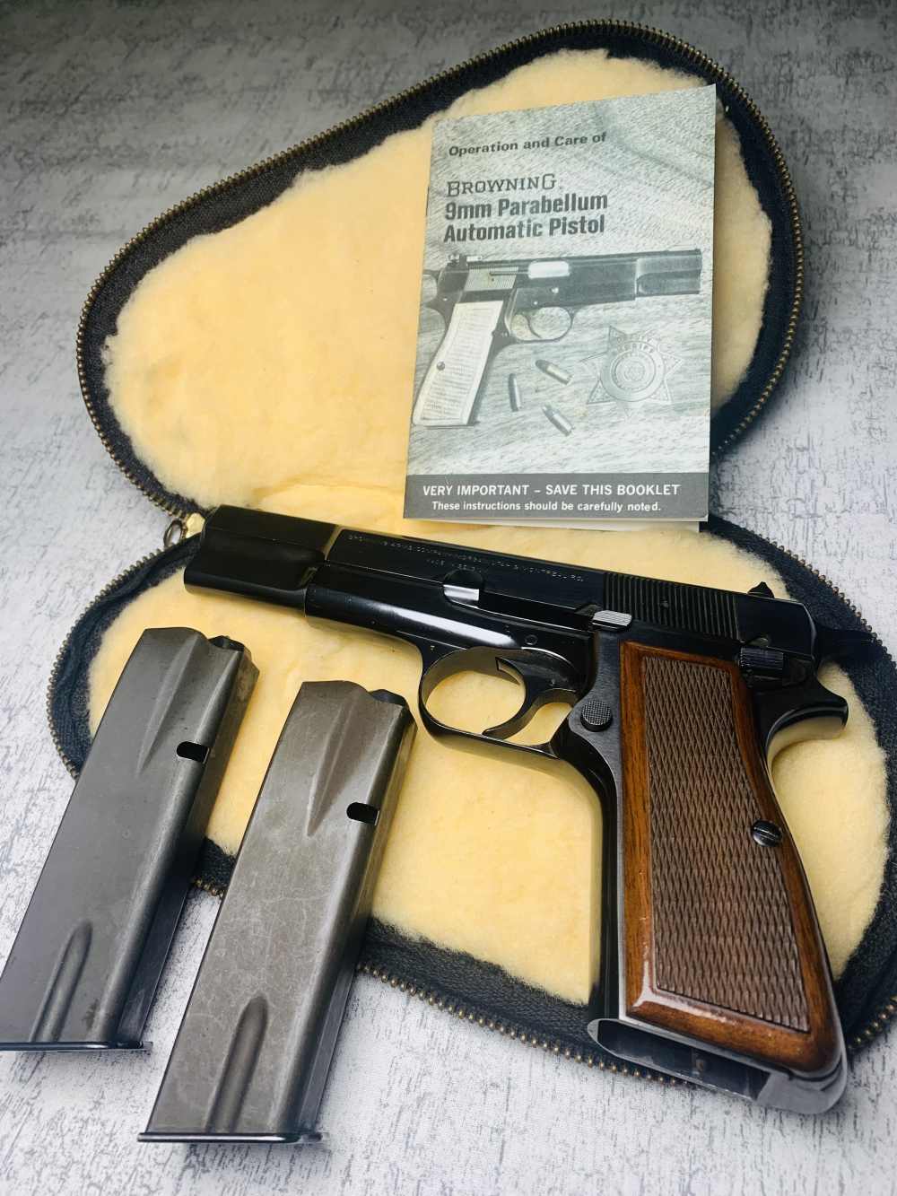 1975 Browning Hi Power 9mm Factory Blue Finish Belgium Made! "C" Series-img-0