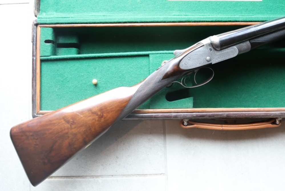 EM Reilly sidelock shotgun in Very Good condition!-img-2
