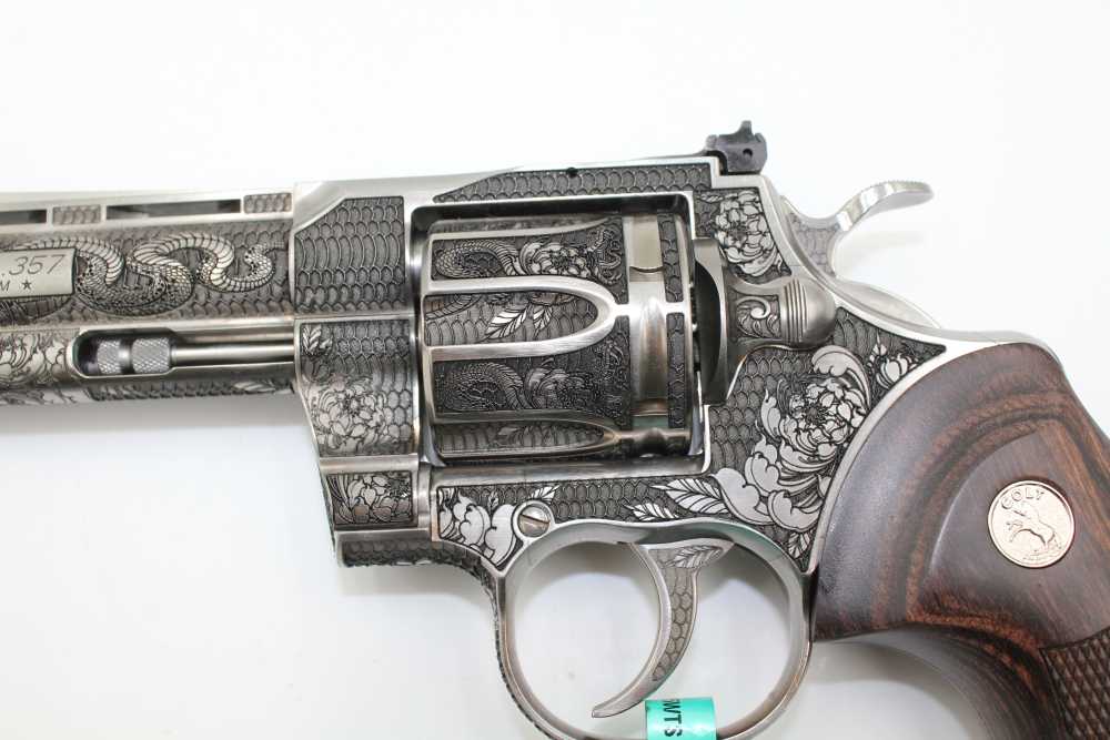 NEW. Colt Python .357 Magnum – 5" Barrel – Custom Snakeskin Engraving-img-4