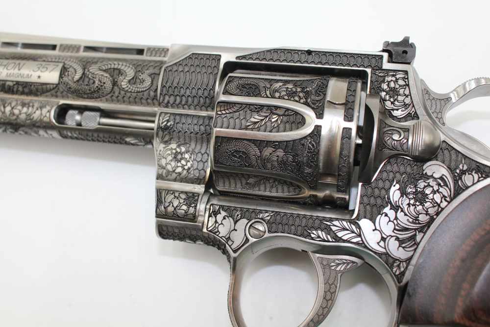 NEW. Colt Python .357 Magnum – 5" Barrel – Custom Snakeskin Engraving-img-7