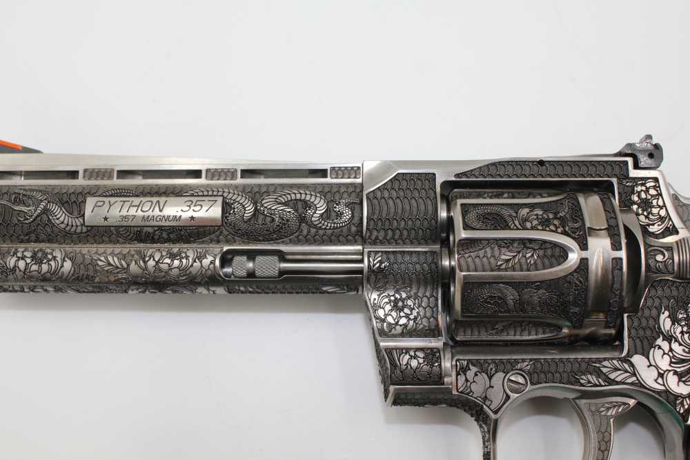 NEW. Colt Python .357 Magnum – 5" Barrel – Custom Snakeskin Engraving-img-3