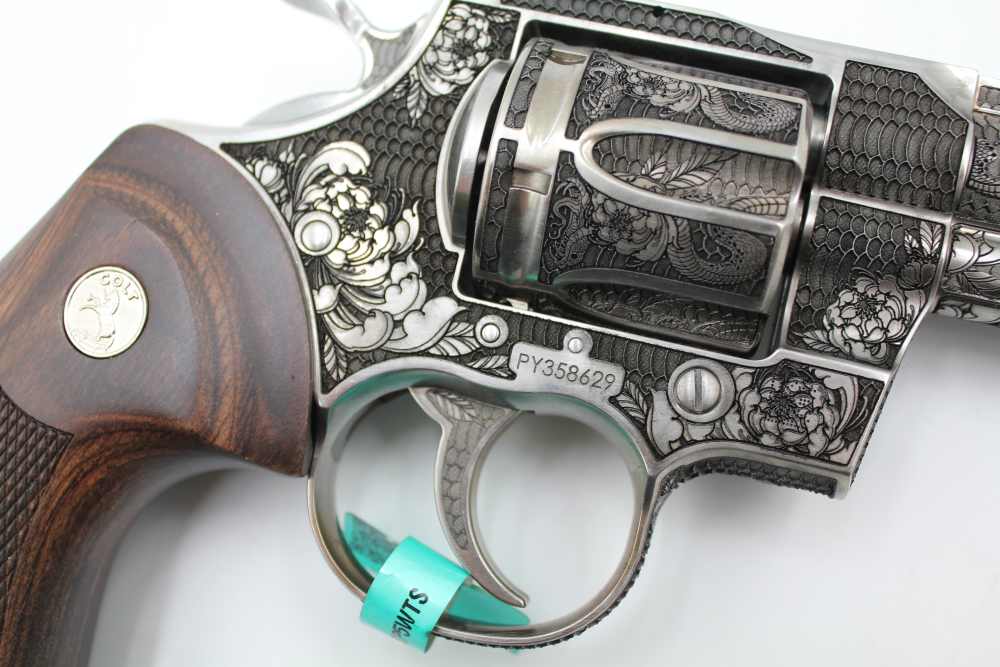 NEW. Colt Python .357 Magnum – 5" Barrel – Custom Snakeskin Engraving-img-13