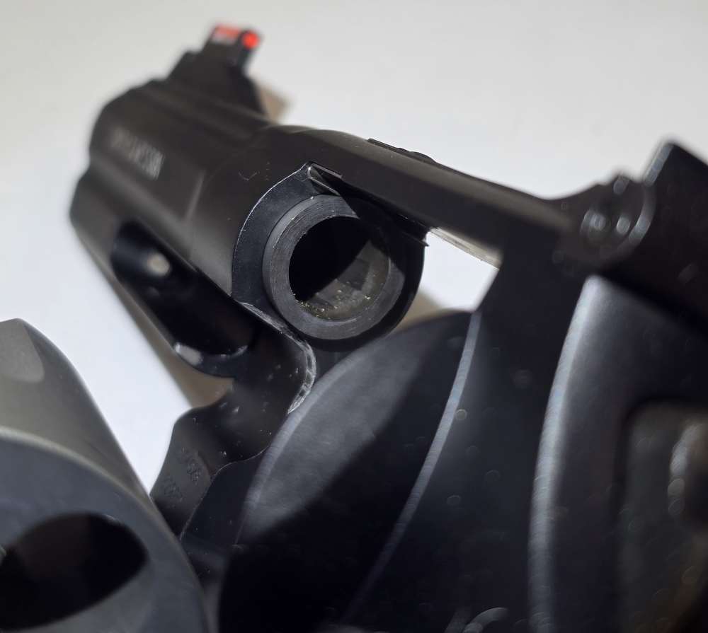 NEW Smith & Wesson 329PD Airlite 44 Mag 4" 022188634143-img-5