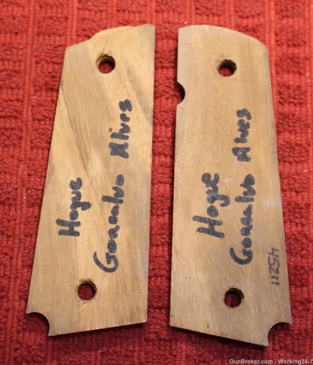 Hogue Exotic Hardwood Goncalo Alves Double Diamond Grips for Colt or 1911-img-12